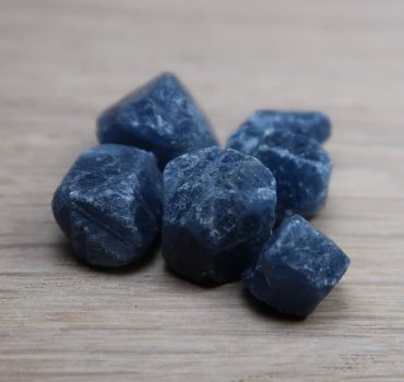 Blue-Corundum-uncut