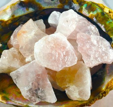 rose-quartz-rough